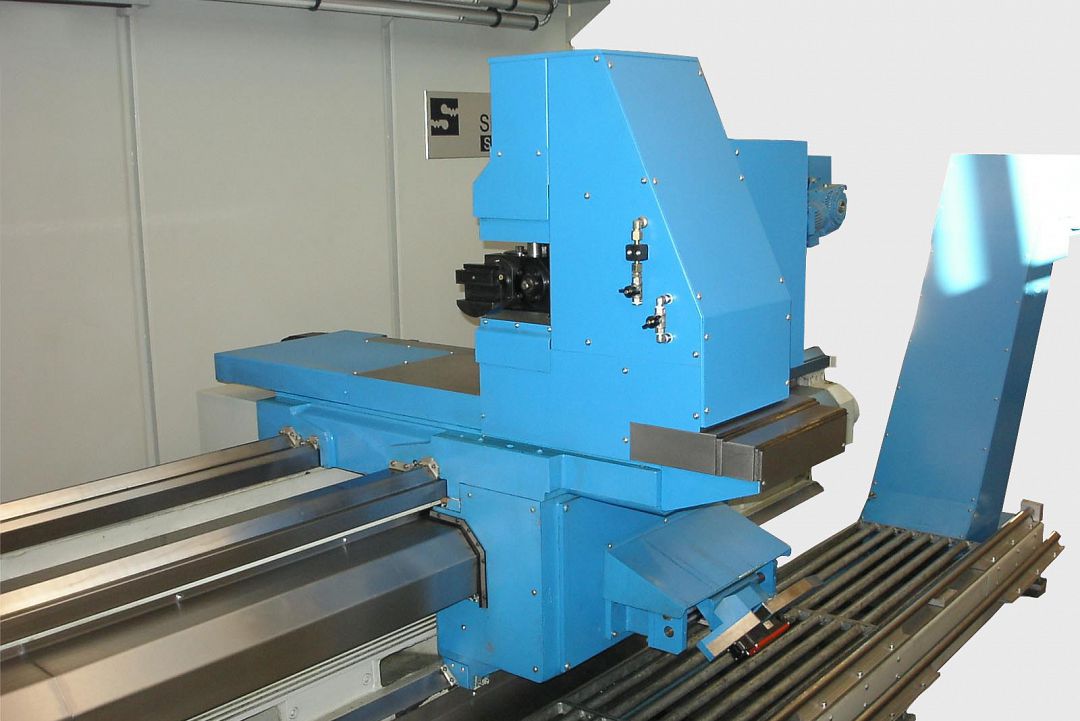 SLZ 850Ex3000 with a Y-axis mounted in front of the turning center.