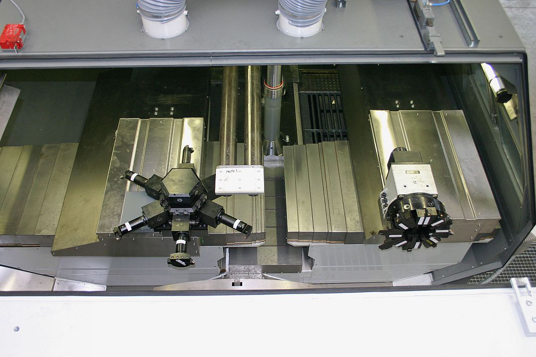 Специальный токарный станок с 4 токарными осями и осью ЧПУ для приемника деталей, диаметр 1 800 мм